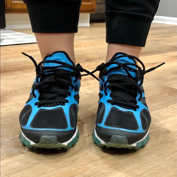 Women’s Nike AirMax - Picture 4 of 6